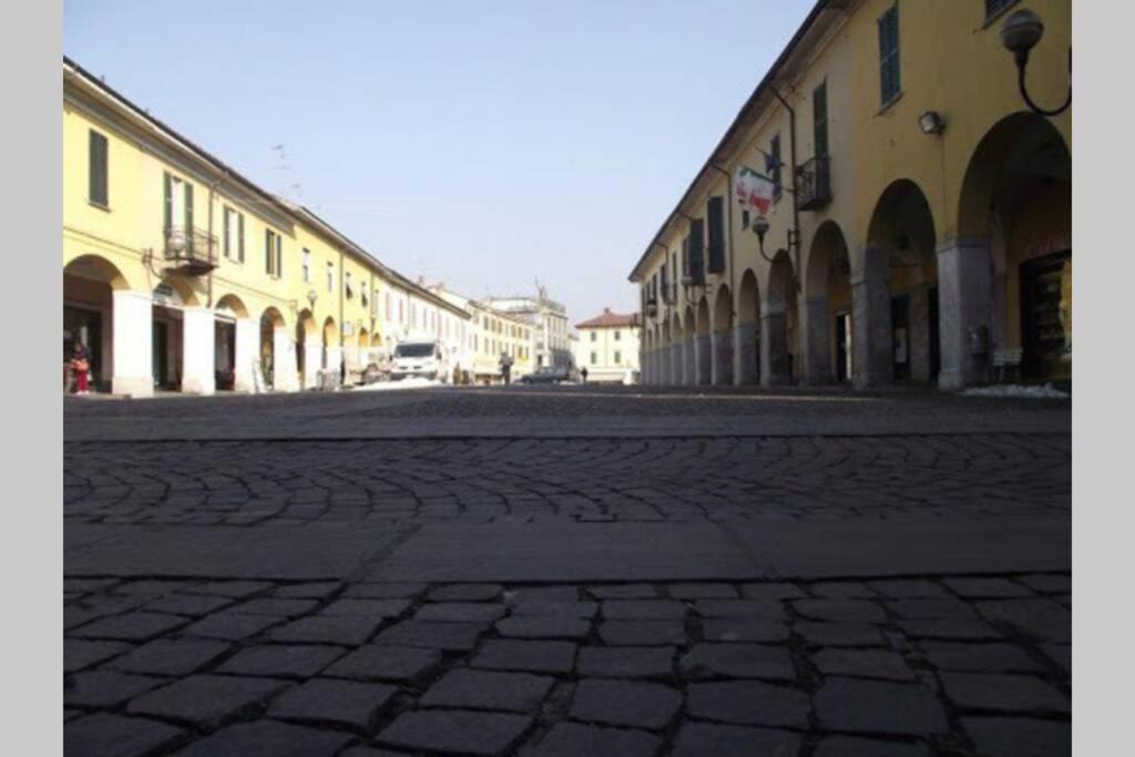 Rocks Appartamenti I Portici Nel Centro Storico! Melzo Exterior foto